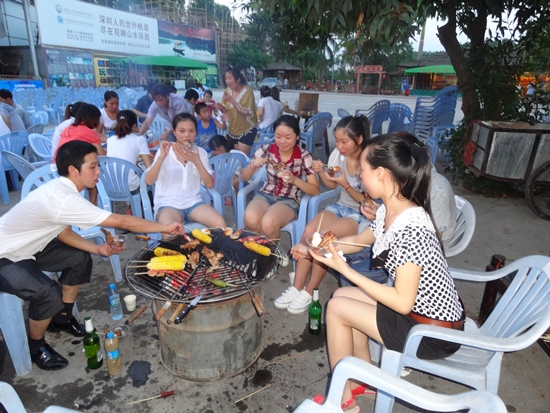 2012年9月7號的集體到山水田園看表演和燒烤活動(dòng)