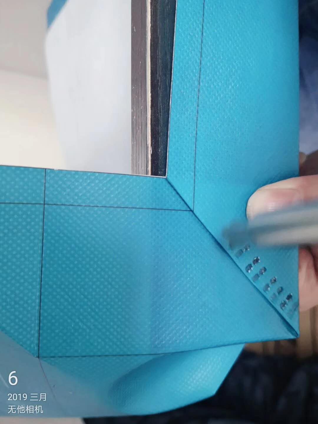 覆膜熱壓無紡布袋手工樣打樣中 覆膜熱壓無紡布袋手工樣打樣中