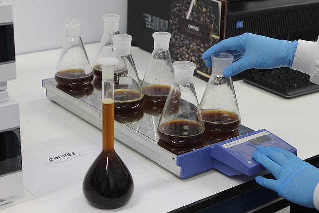可用于膠黏劑的環保潛固化劑，賦予制品高強度和耐化學腐蝕性